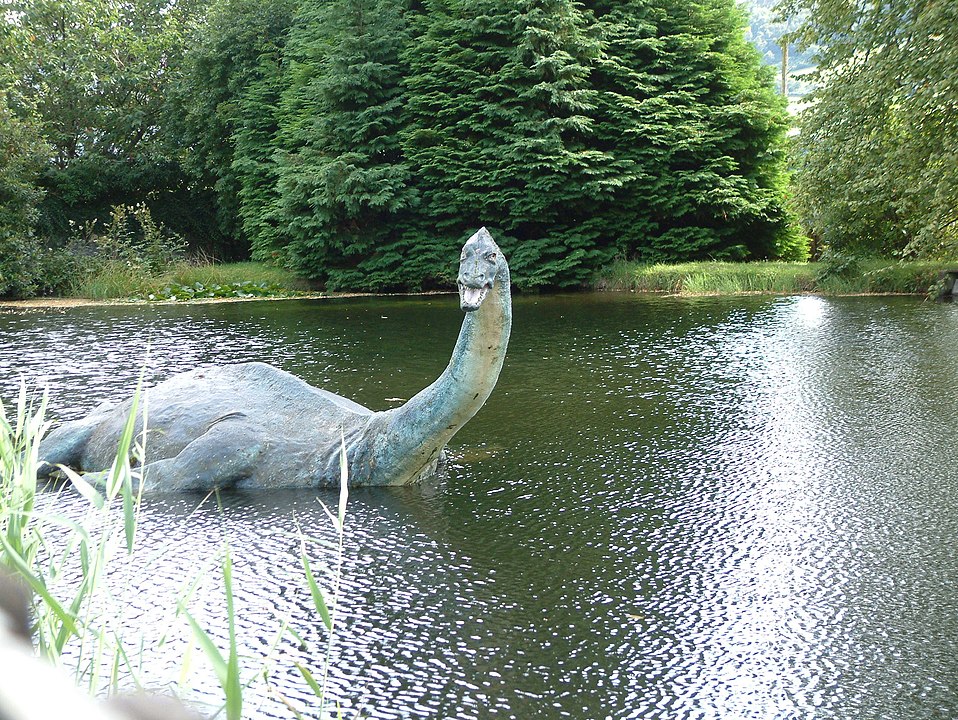 Estatua de Nessie, el entrañable monstruo del lago Ness