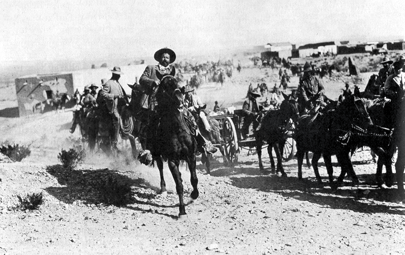 El general Pancho Villa a la entrada de Ojinaga.